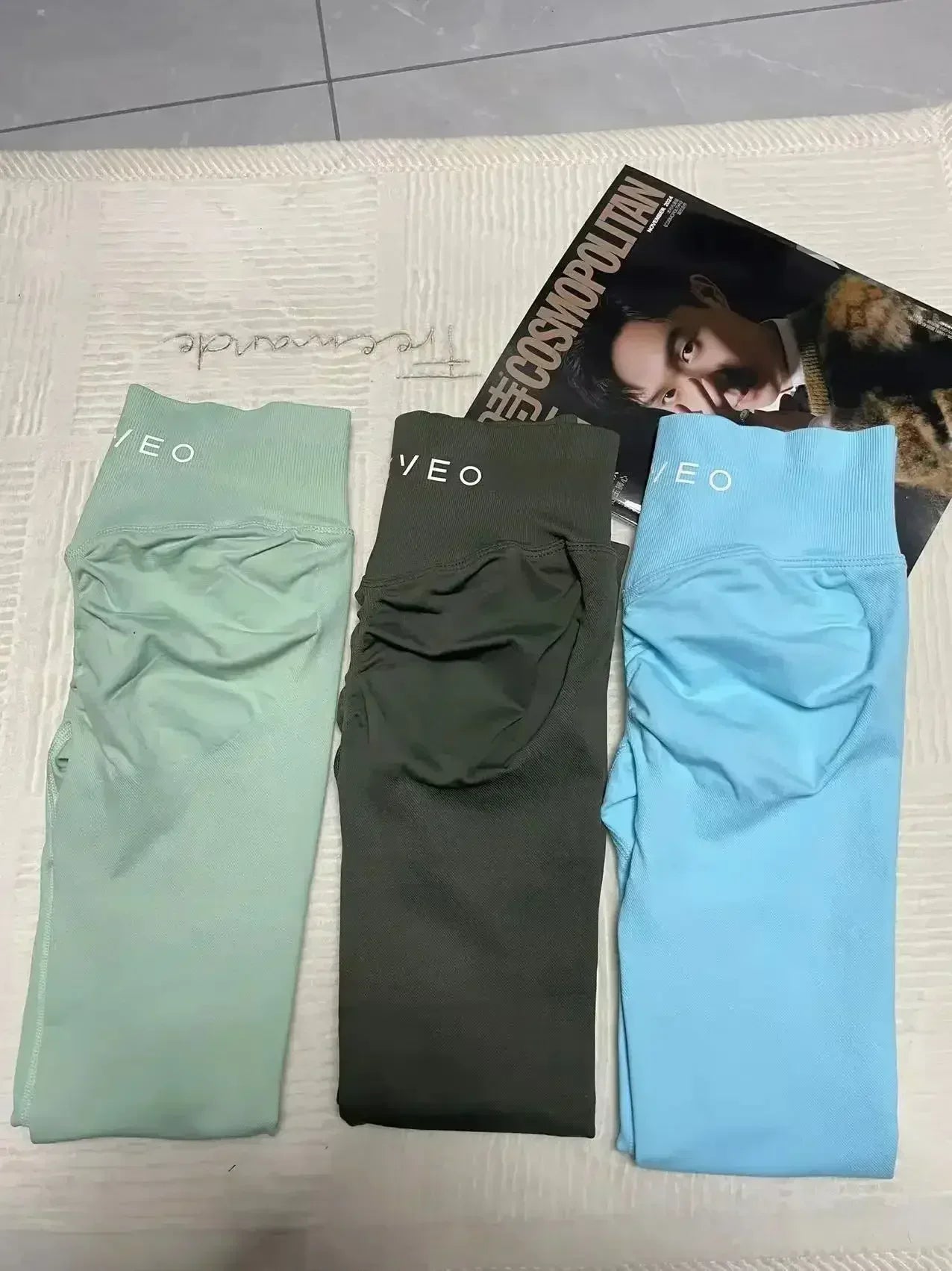 Light grey Teveo leggings front display
