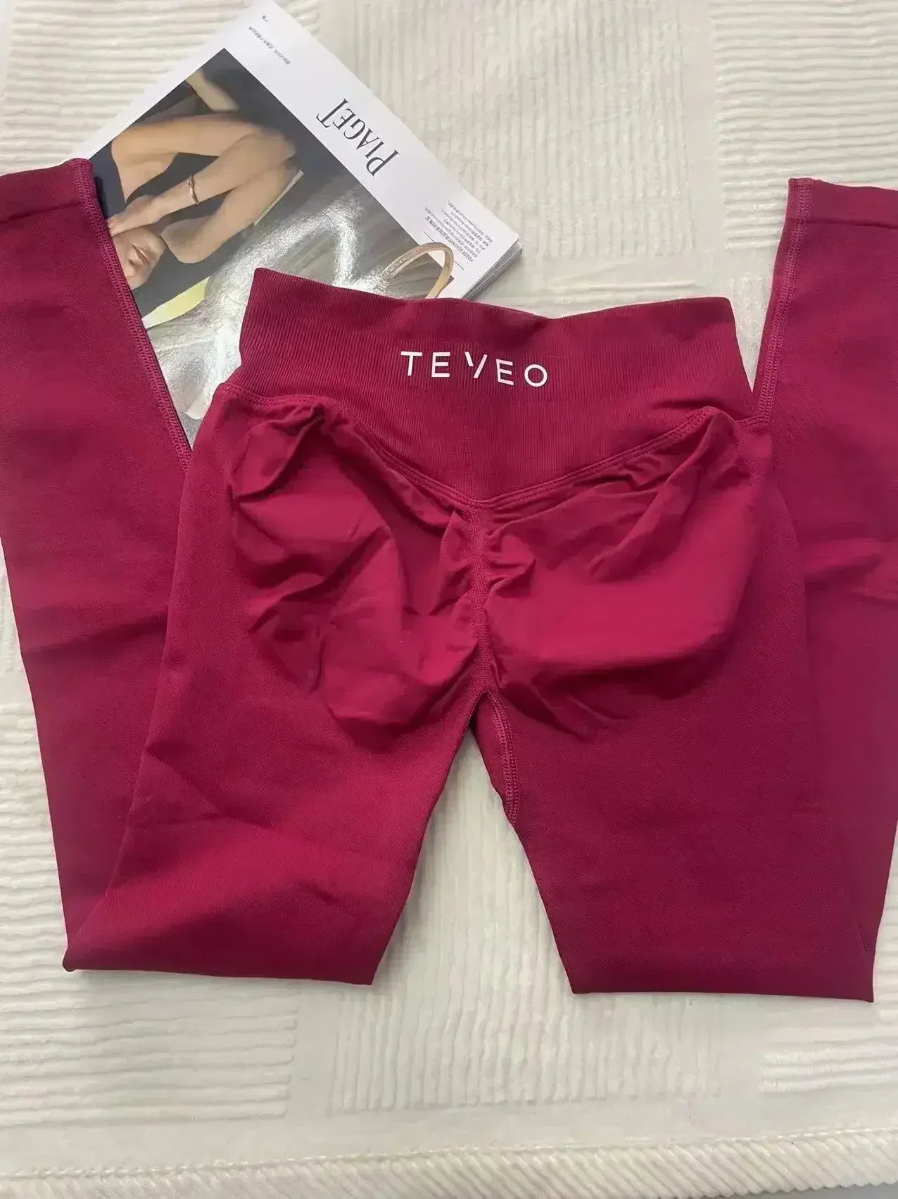 Rear view of Teveo stretch gym leggings