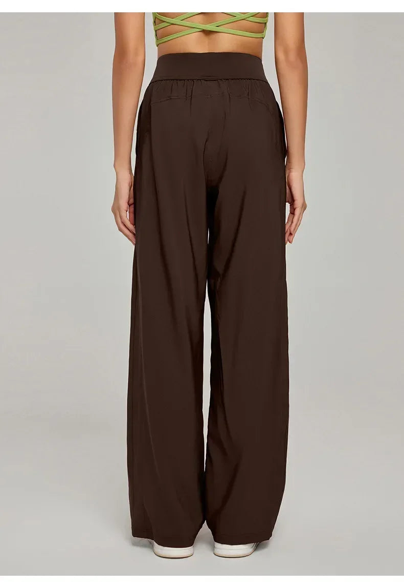 Street style look in wide-leg workout pants