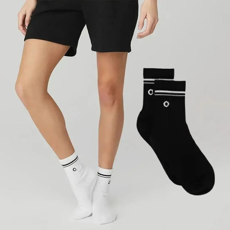 4 Pairs Cotton Female Yoga Sports Sock, Medium Long Socks, Pilates Fitness Sports Four Seasons High Quality Women's Yoga Sock